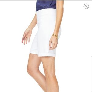 NYDJ white stretch shorts size 2 brand new